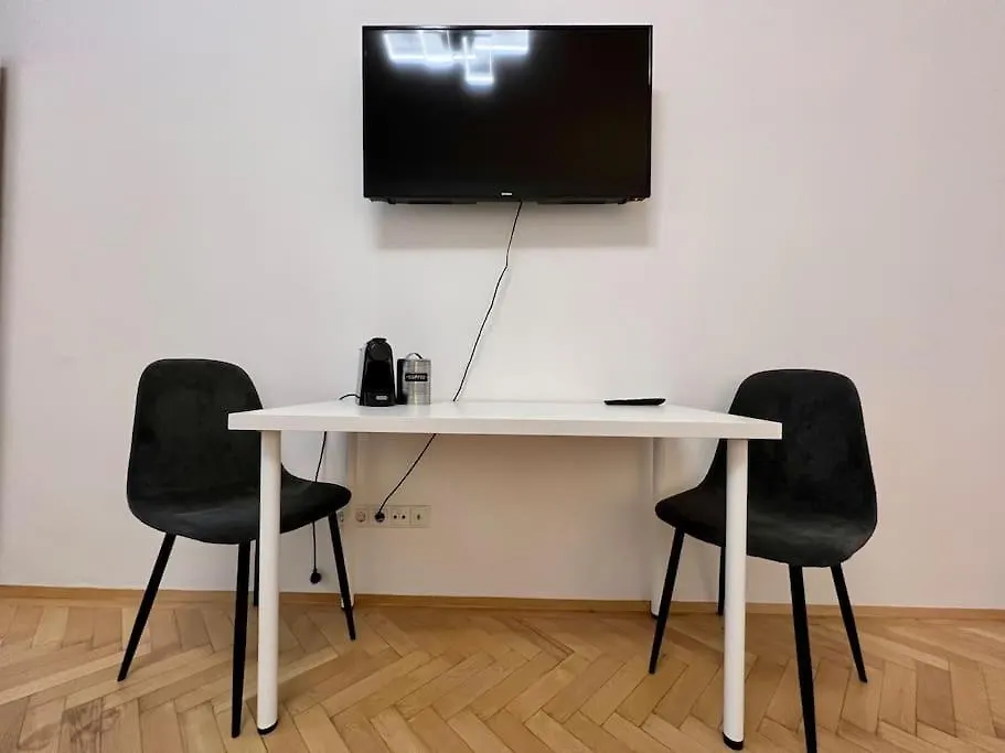 Little Cozy Residence - Enjoy Viennas Spring Season 0*, Vienna Austria
